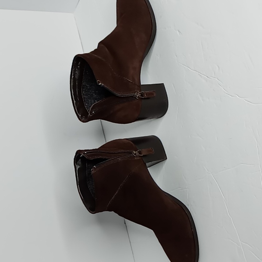 Aquatalia - Eileen -Italian made Brown Suede Ankle Boots.  Size 8. - 3" heel - Picture 10 of 14